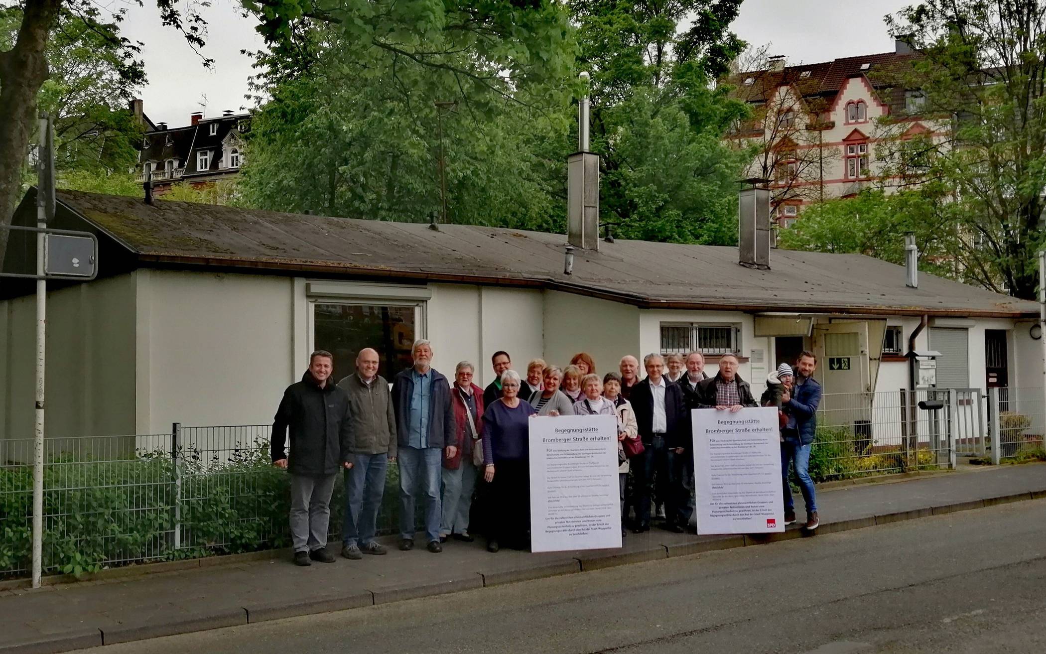  2019 demonstrierte die SPD vor dem Seniorentreff für den Erhalt. 