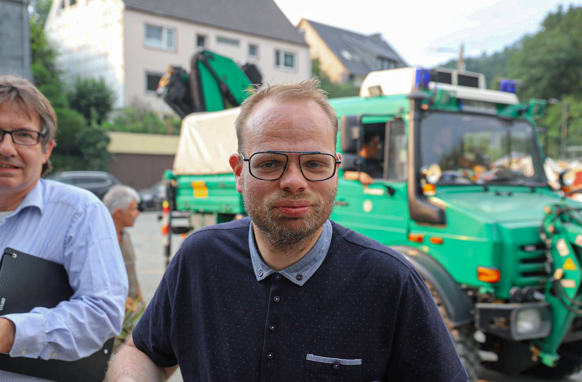  Helge Lindh informierte sich in Beyenburg über das Ausmaß der Schäden (Archivbild). 