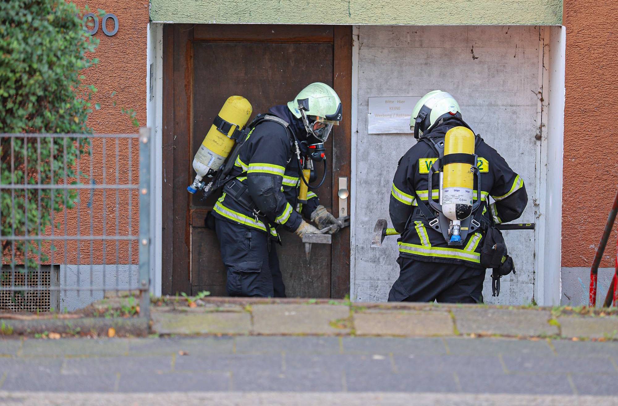 Unrat brennt in leerem Mehrfamilienhaus in Wuppertal-Barmen