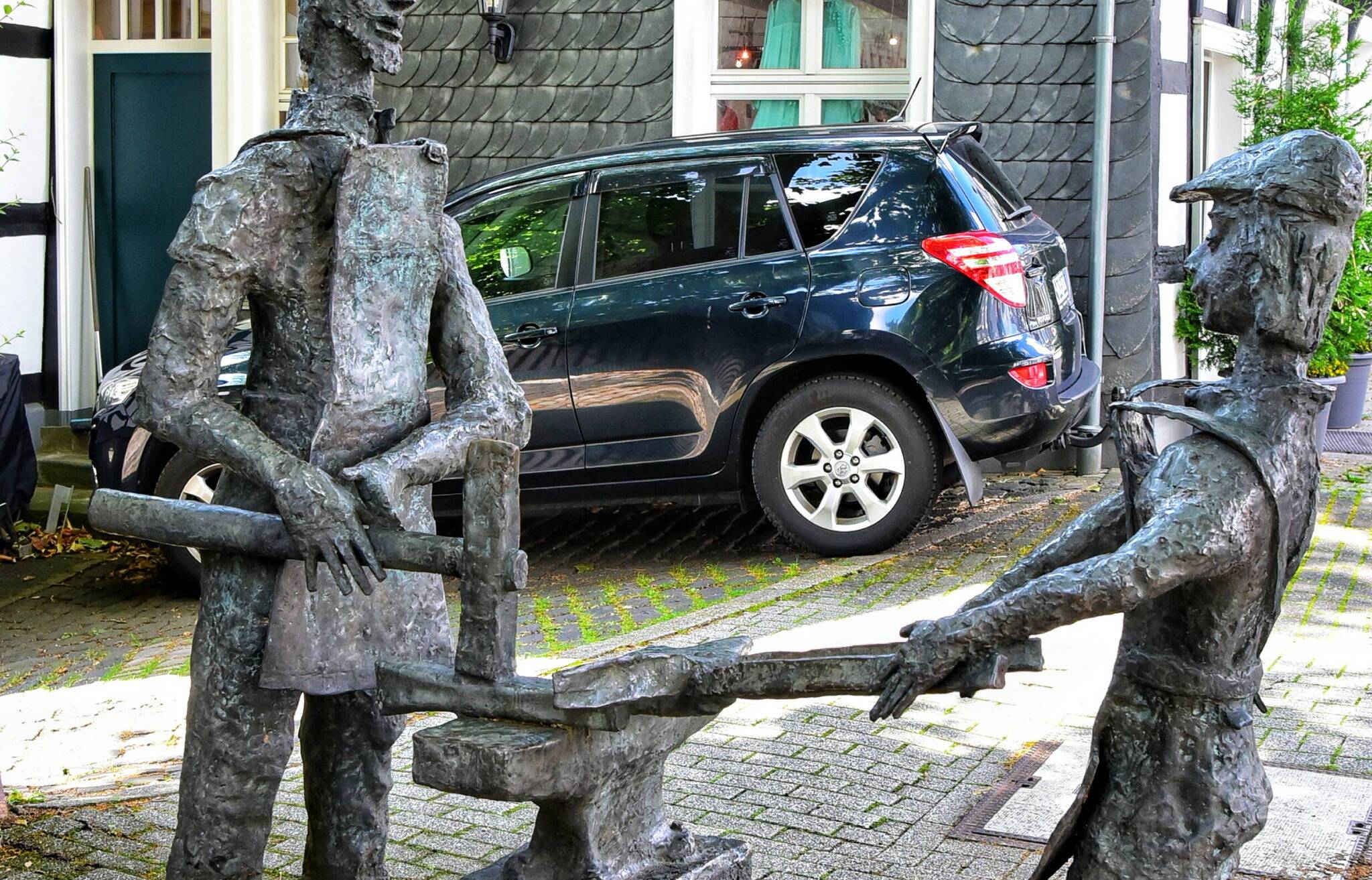  Tradition und Verkehr – zwei wichtige Themen in Cronenberg. 