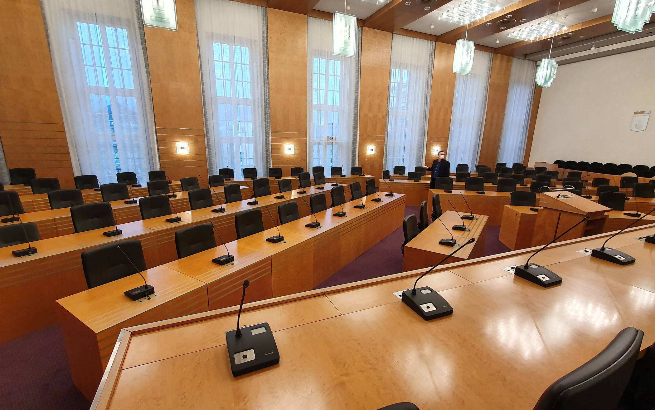 Der Wuppertaler Ratssaal fasst nun 80 Plätze