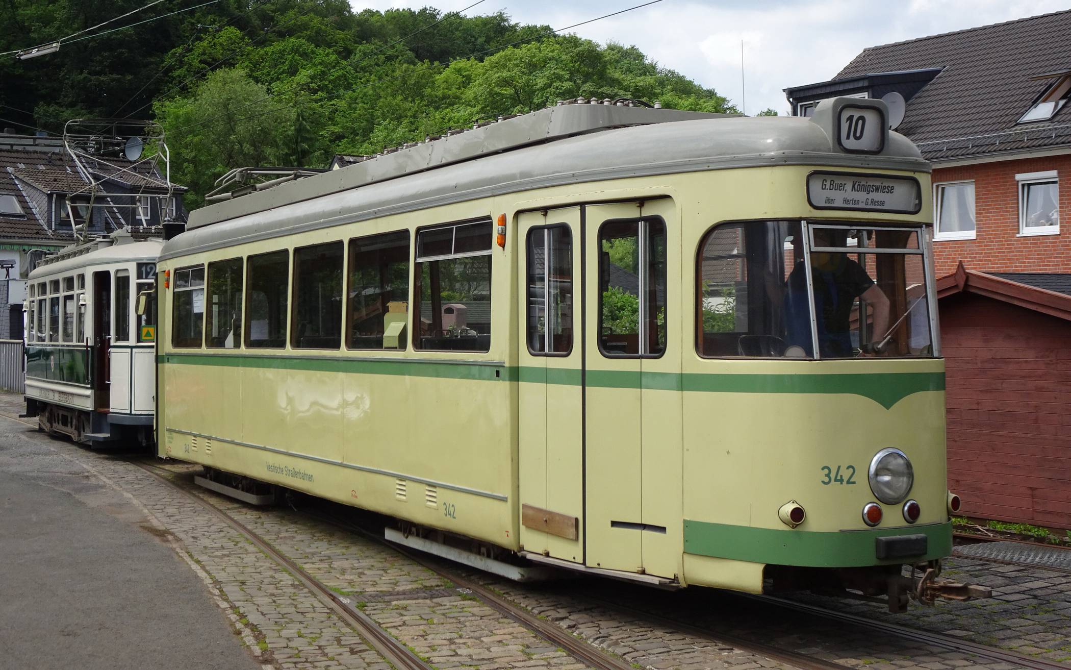  Der Triebwagen 342 der Vestischen Straßenbahnen. 