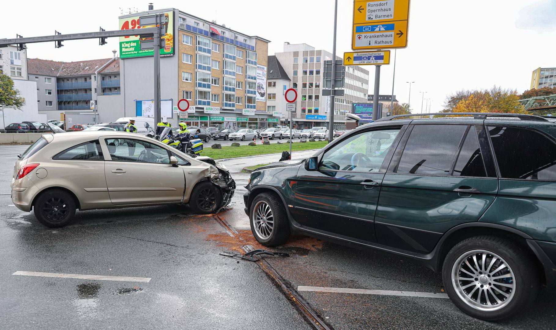 Unfall auf der Kreuzung Alter Markt​ in Wuppertal
