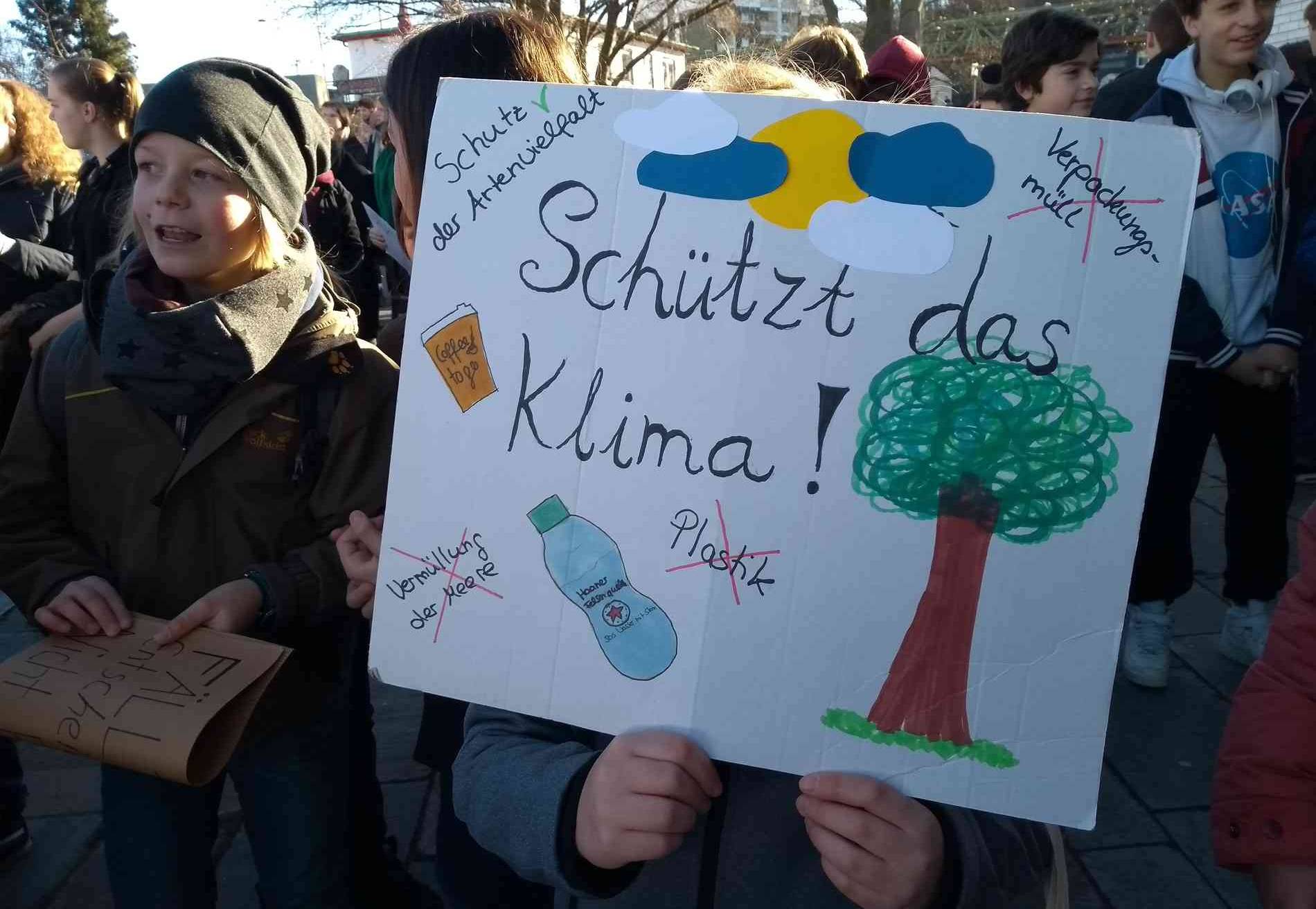  Plakat bei einer „Fridays for Future“-Demo in Wuppertal. 