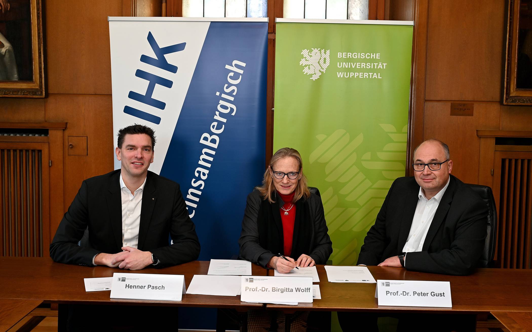 IHK und Uni: Neue Kooperationsvereinbarung
