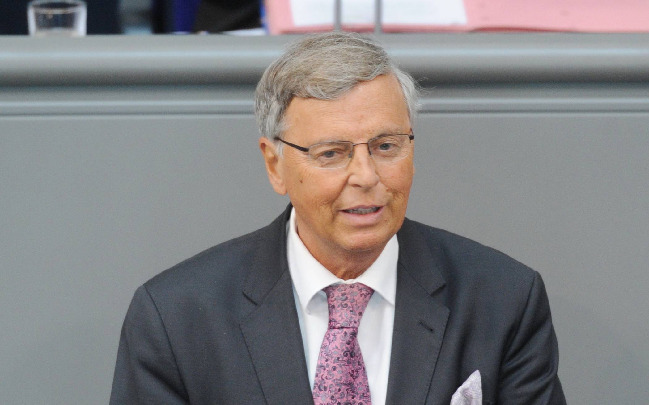 Wolfgang Bosbach im Juni 2016 bei einer Rede im Bundestag.