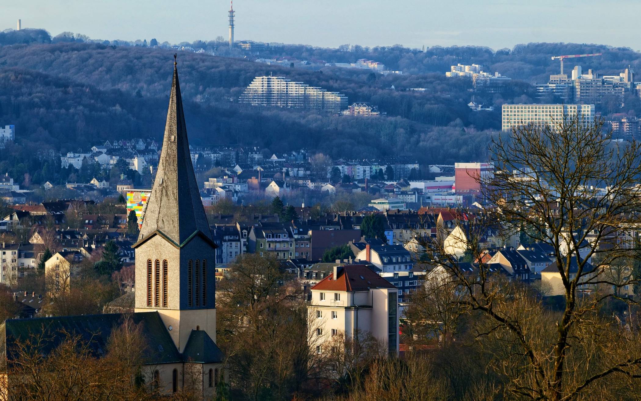 Blick vom Nordpark auf Wuppertal.