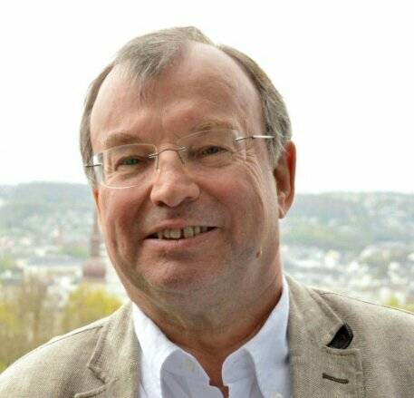 Prof. Dr. Heinz Sünker.