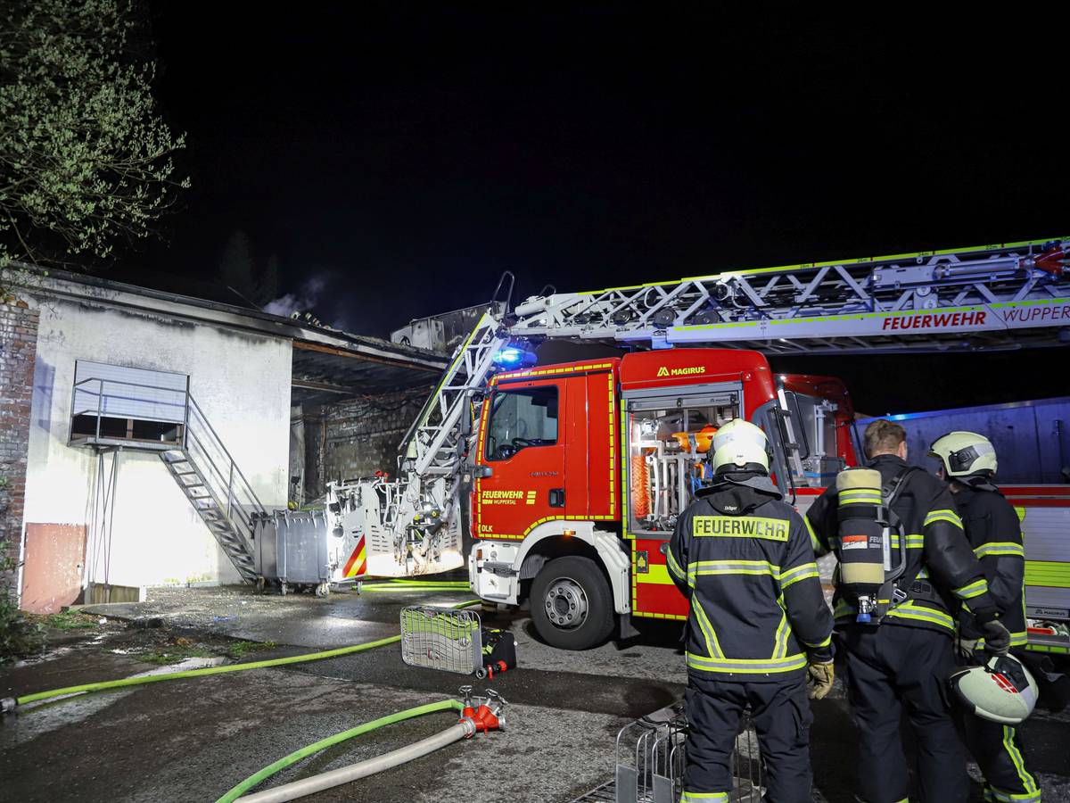 Brand in Discounter-Anlieferbereich
