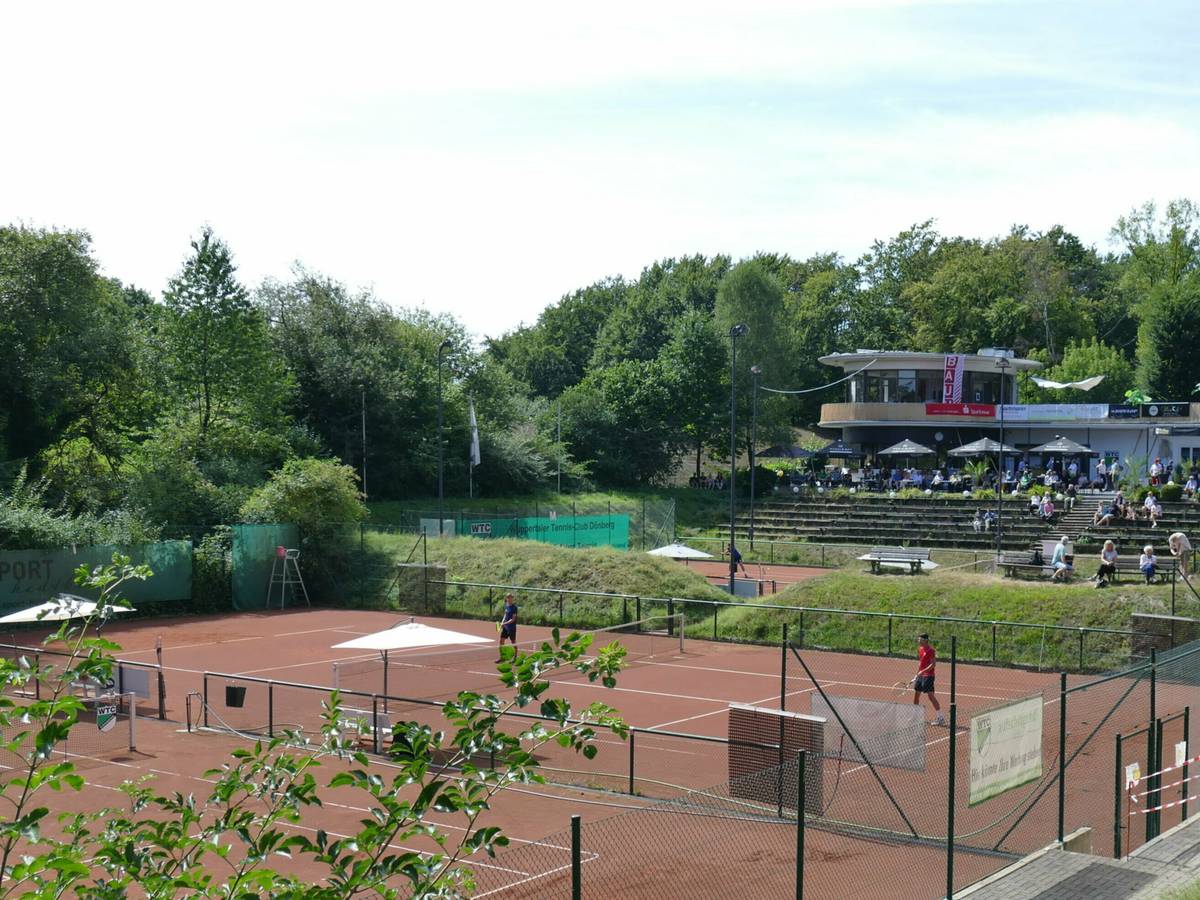 Offene Tür beim Wuppertaler Tennis-Club Dönberg