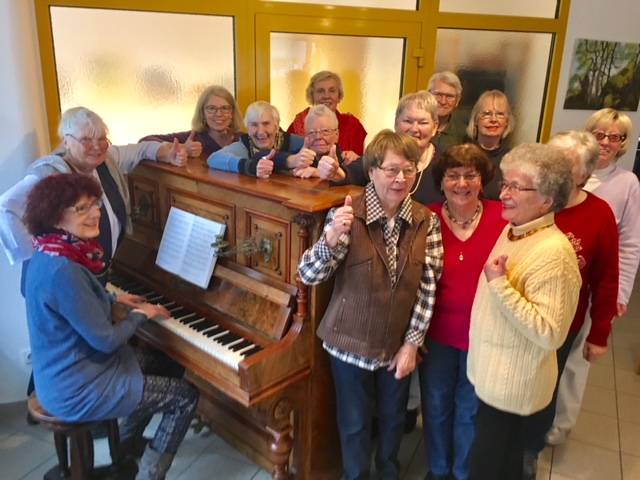 Neues Klavier für "Senioren Aktiv"