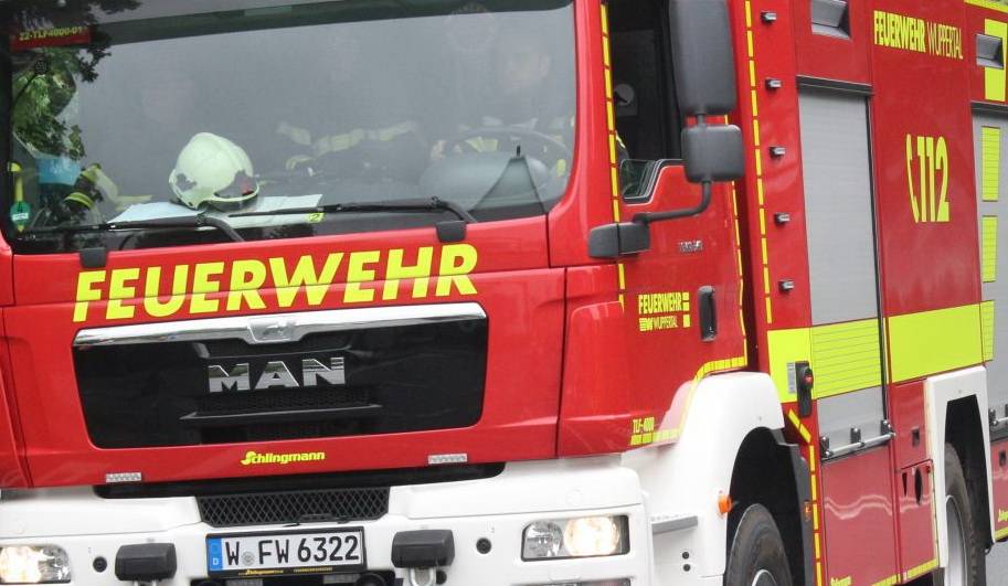 Hochwasser: Feuerwehr hilft am Niederrhein