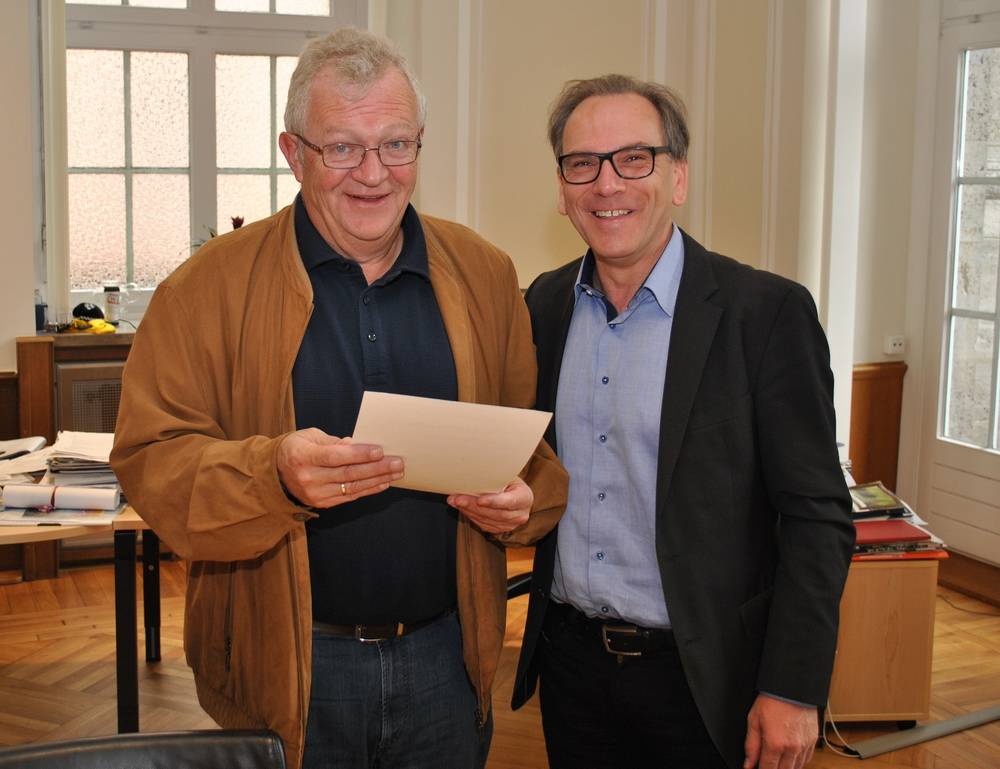 Wolfgang Herkenberg mit OB Andreas Mucke.