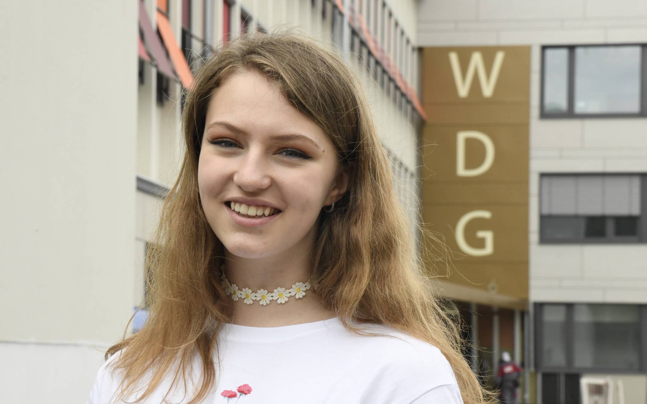  Marina Wereschaev ist 16 Jahre alt und hat die Leistungskurse Sozialwissenschaften und Englisch. Sie setzt sie sich im Jugendrat für junge Interessen in Wuppertal ein. 
