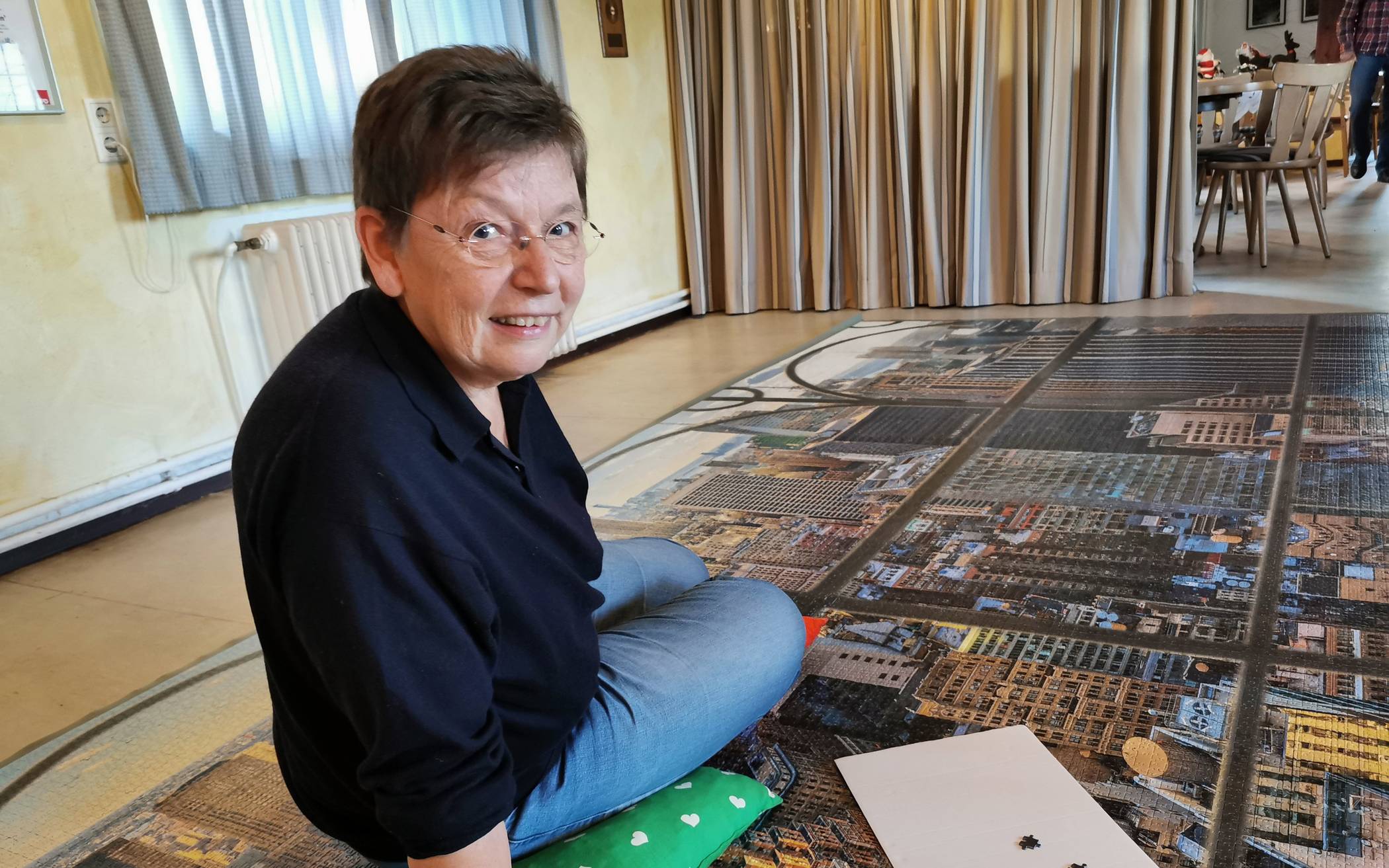  Normalerweise puzzelt Gisela Schlömp Bilder mit 1.000 oder auch mal 4.000 Teilen. Das 32.000er Puzzle war bisher ihr größtes Puzzle.  