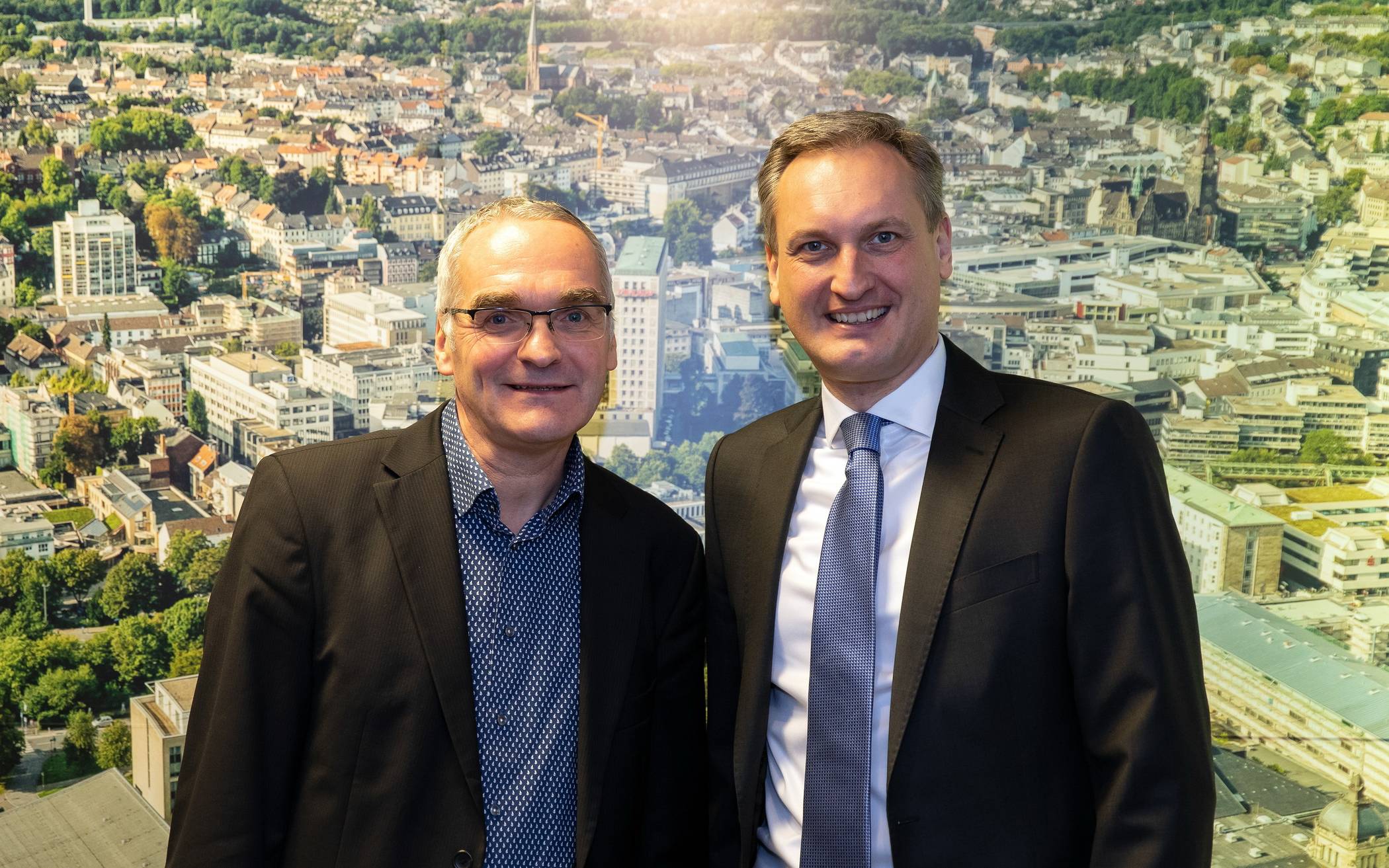 Markus Hilkenbach (rechts) ist der neue Mann an der Spitze des WSW-Konzerns. Bei seiner Auswahl hat man, so Aufsichtsrats-Chef Dietmar Bell (links), das Thema Politik „komplett ausgeblendet und sich nur auf die Fachlichkeit konzentriert.“