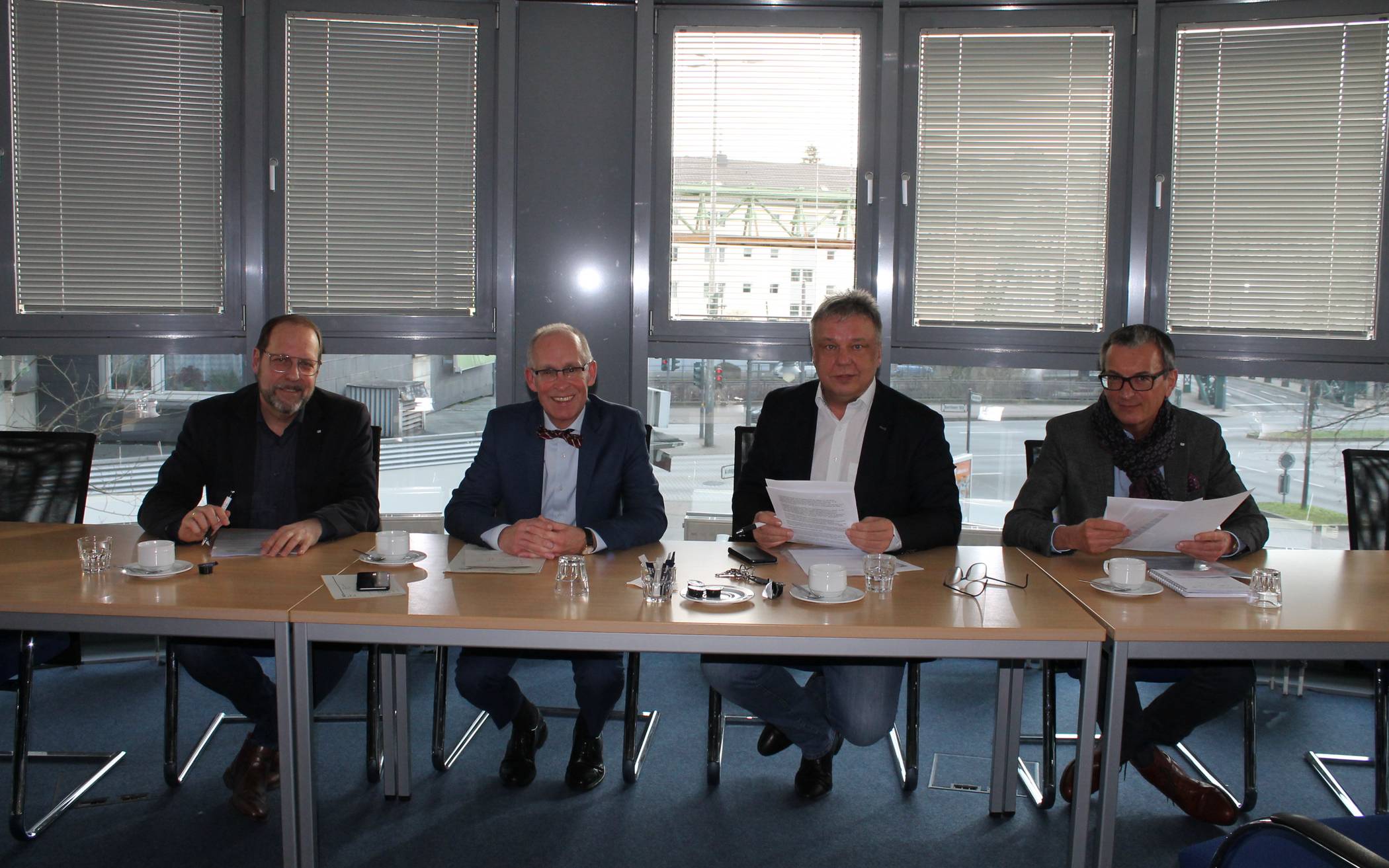  Uwe Kastien, Stefan Kühn, Thomas Lenz und Andreas Kletzander  (von links) stellten die 2019er-Bilanz des Wuppertaler Jobcenters in der Zentrale an der Bachstraße in Barmen vor. 