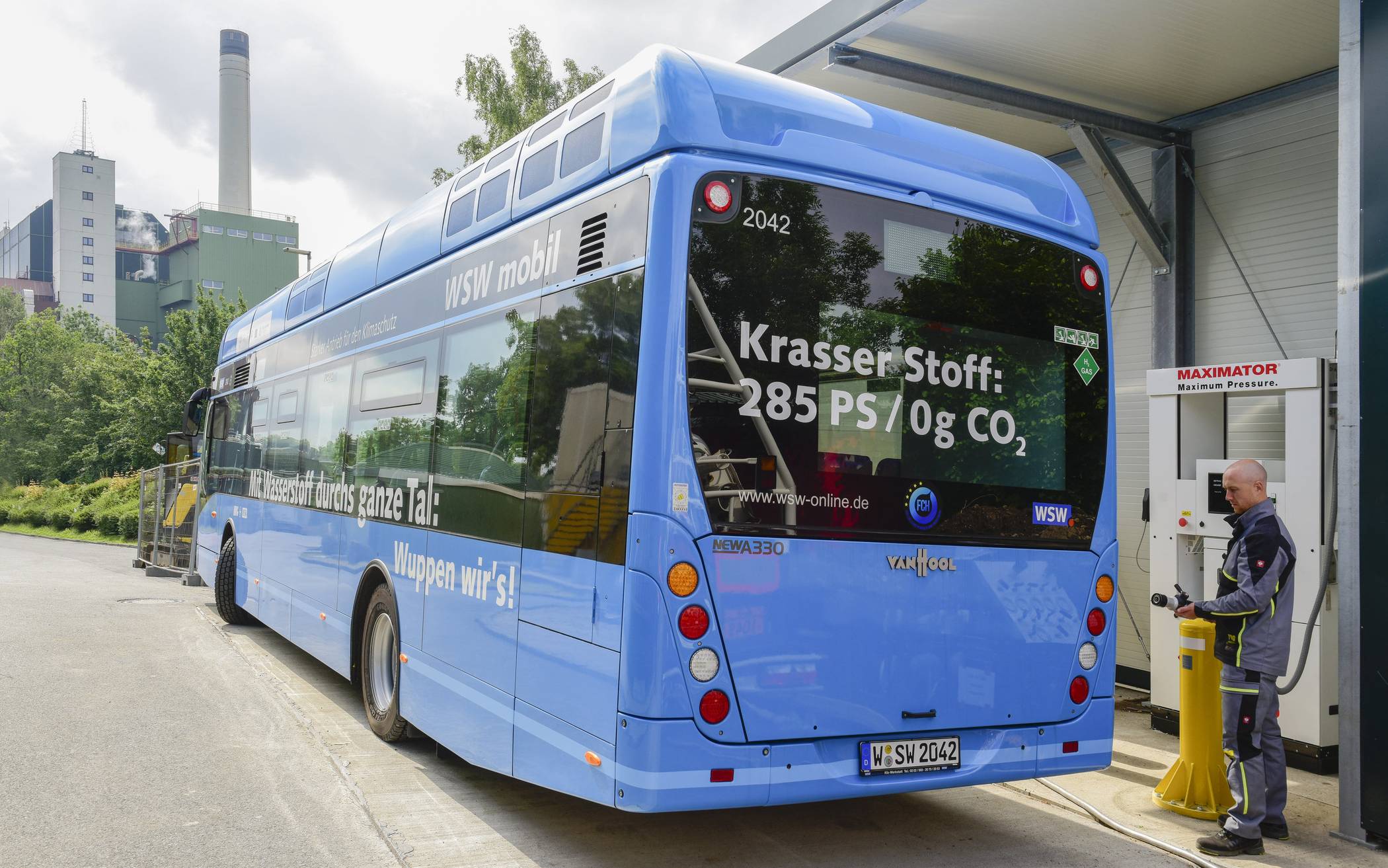 Ein Bus kostet 650.000 Euro. Fast
