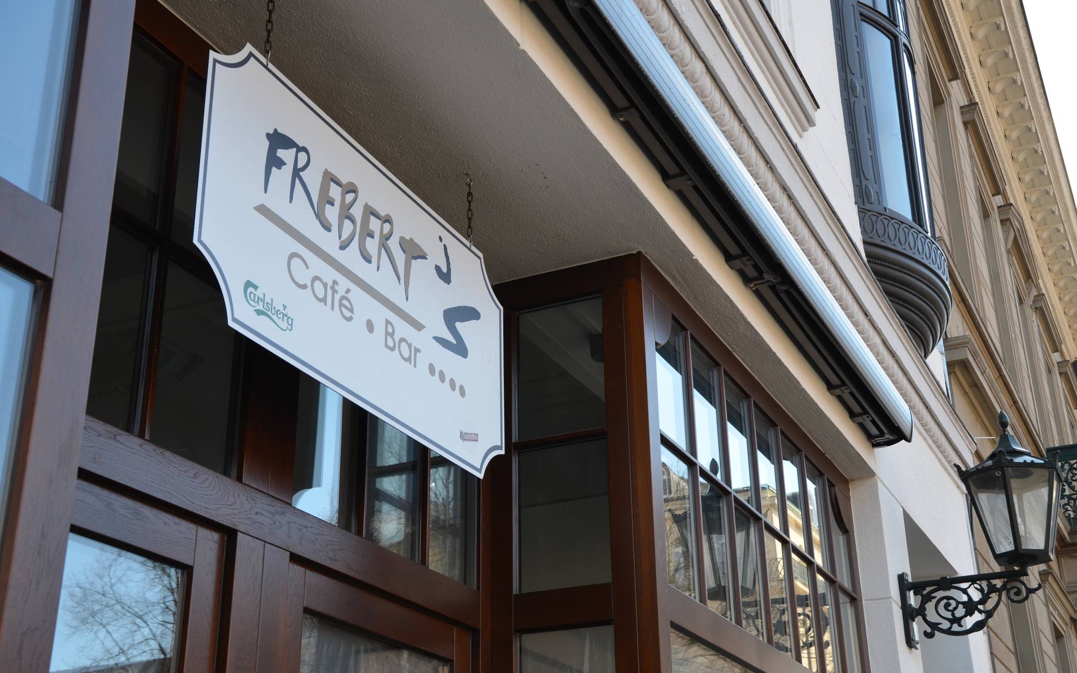  Das Innenleben des Café "Frebert's" gegenüber vom Laurentiusplatz wird gerade auf Vordermann gebracht. 