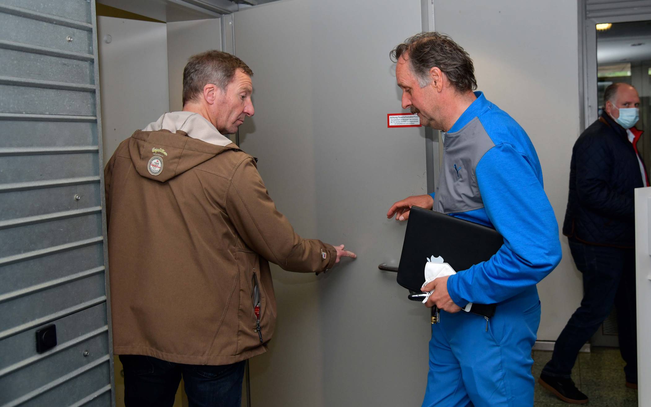 Vorstandskollege Thomas Richter (li.) und Peter...