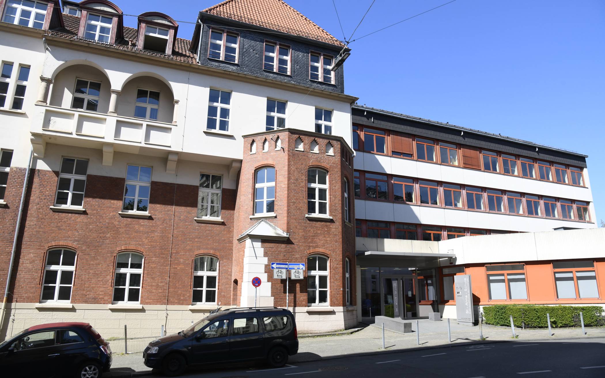 Das St.-Anna-Gymnasium in der Dorotheenstraße.