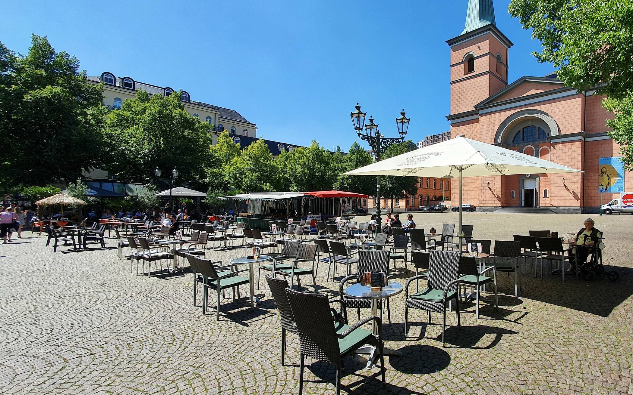 Getränke wieder in Wuppertaler Cafés genießen