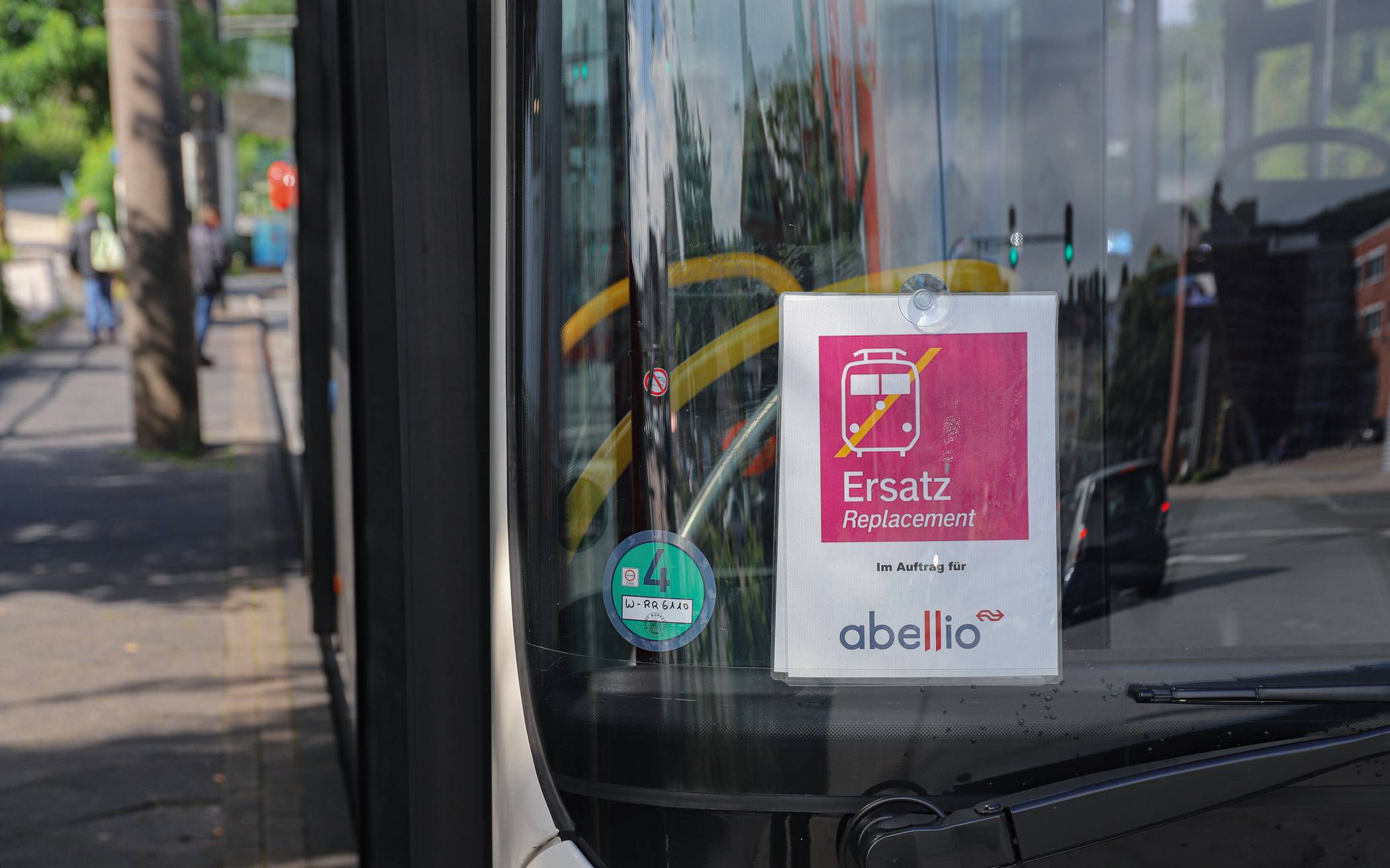  Der Abellio-Verkehr ruht, stattdessen fahren Busse. 