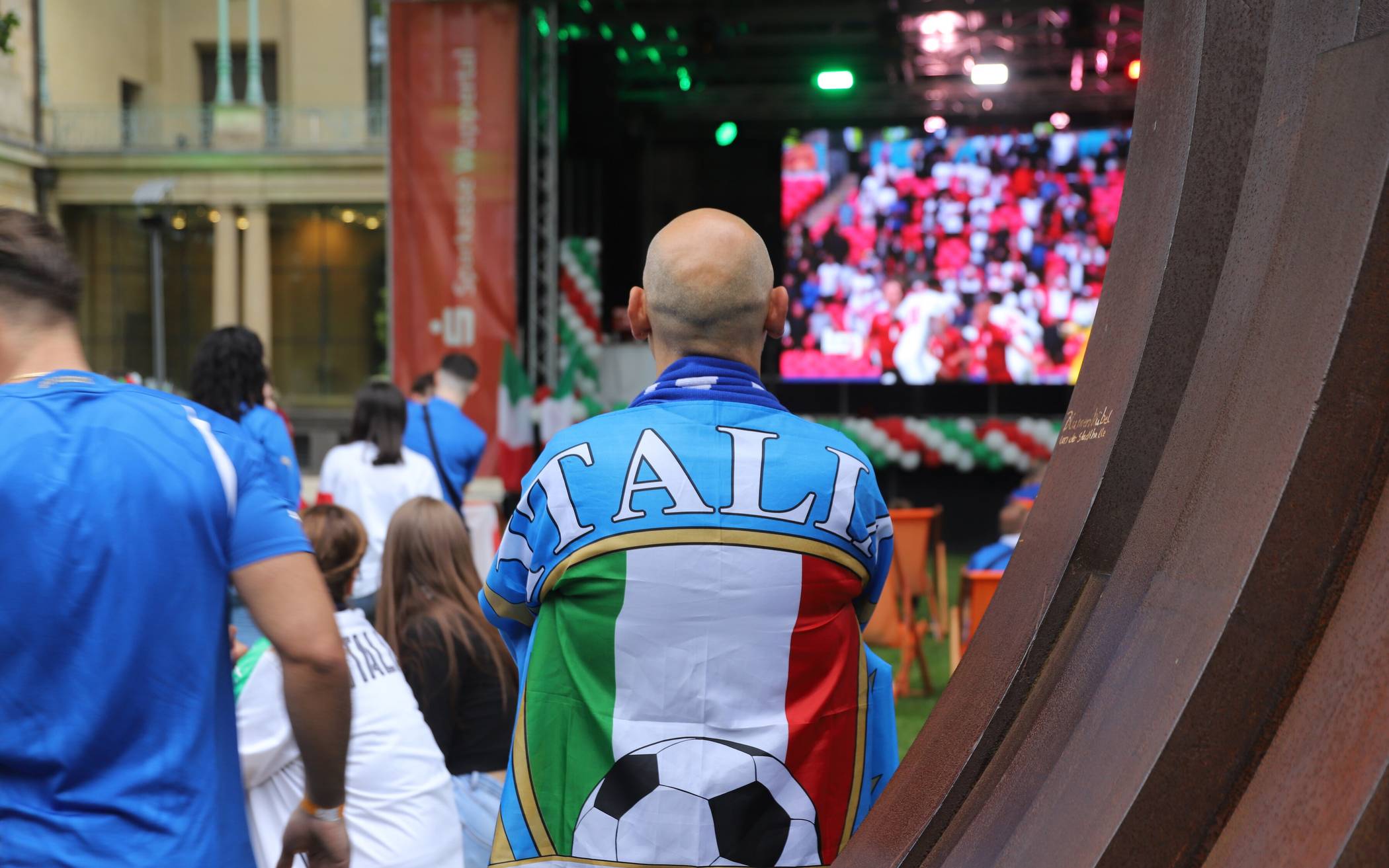 Die italienischen Fans sind in großer Überzahl...