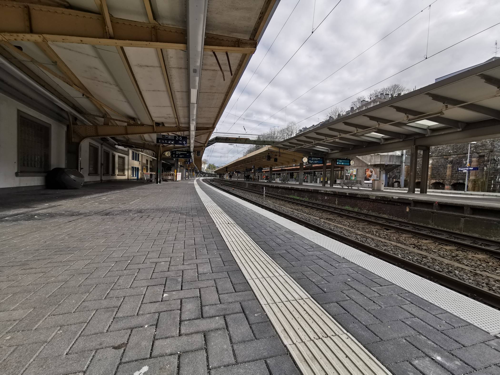  Momentan haben es Pendlerinnen und Pendler schwer, von Wuppertal nach Essen zu kommen (Archivbild). 