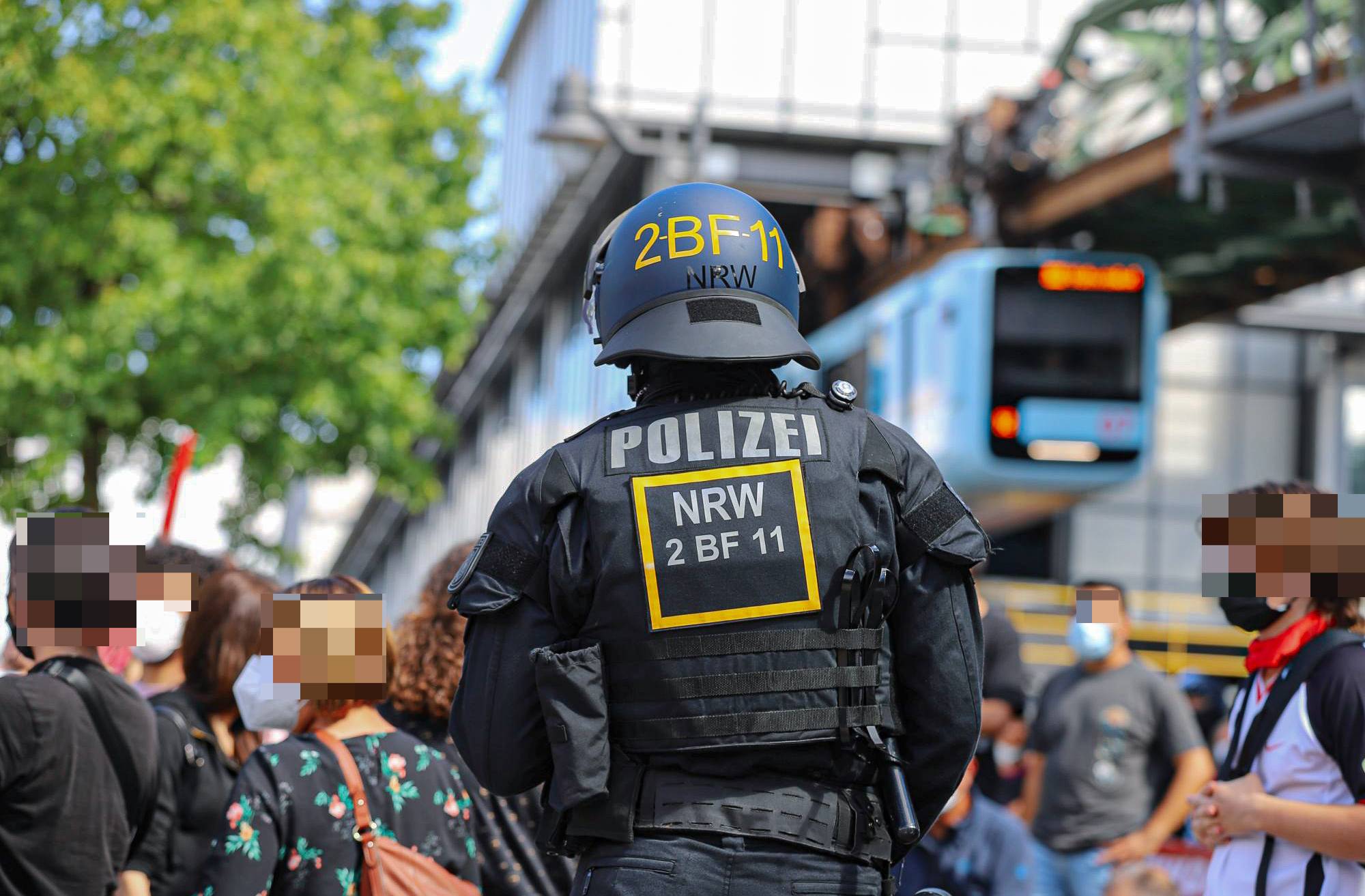 Massiver Polizei-Einsatz in Wuppertal-Oberbarmen