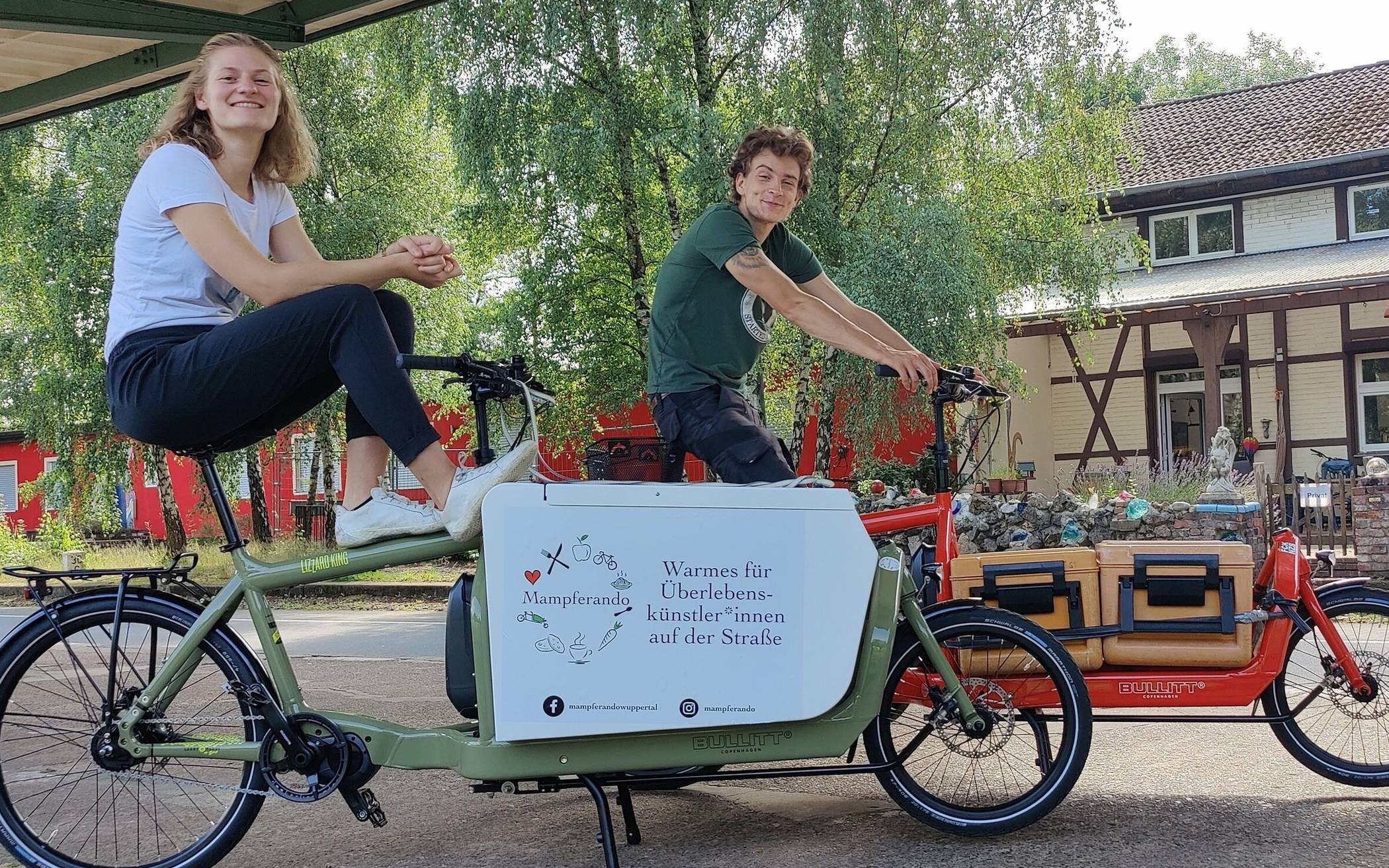  Johanna Thomé und ihr Bruder Dean Blazevic fahren dank einer Spende die Essentouren nun auf eigenen Lastenrädern. 