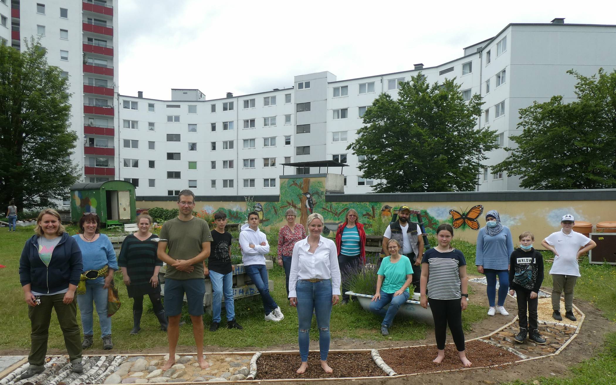  Die im Jahr 2015 an den Start gegangene „PflanzBar“ mit dem neuen Barfußpfad ist durch Gemeinschaftsarbeit eine dauerhafte Einrichtung auf der Hilgershöhe geworden.  