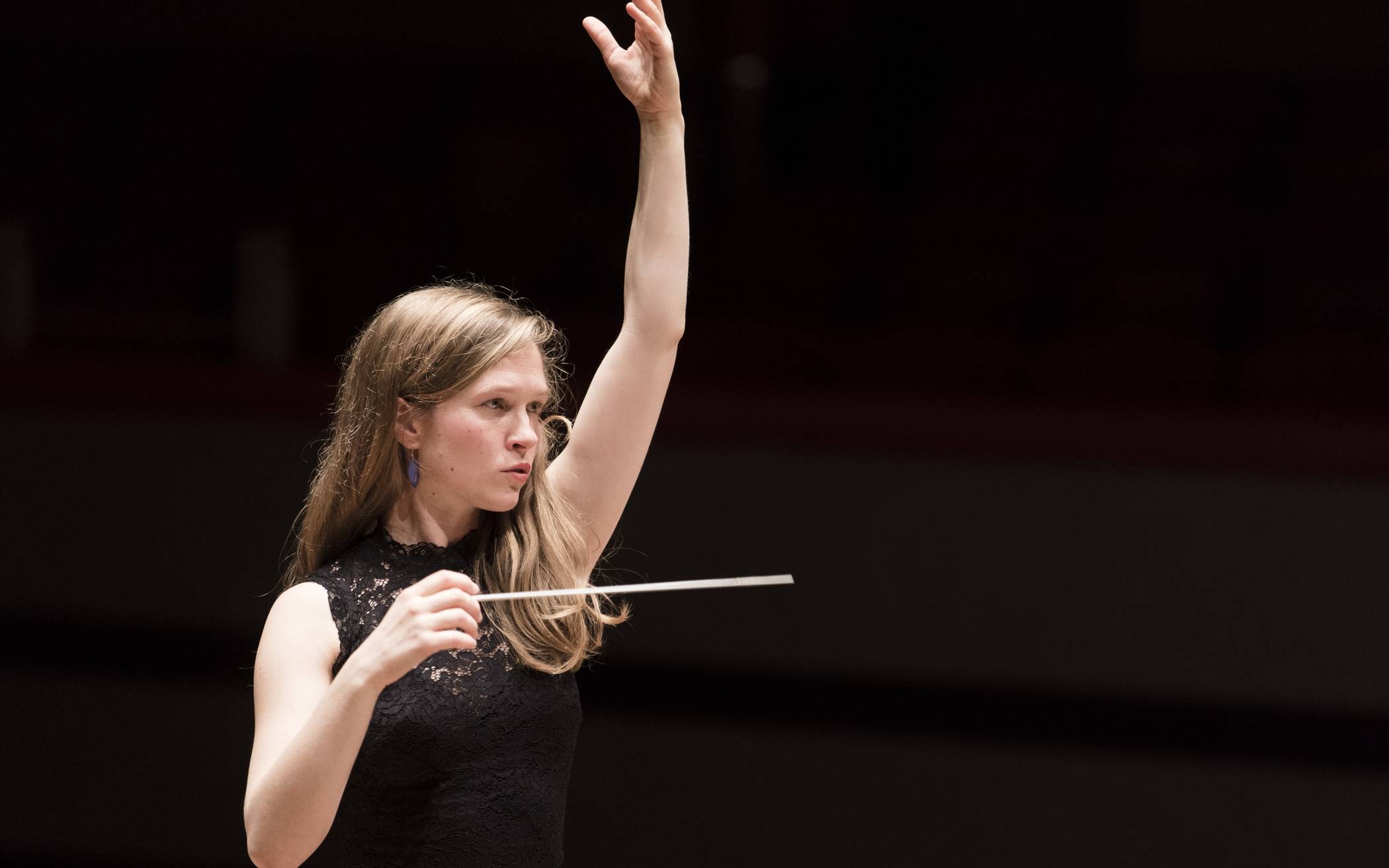  Mirga Granzinyte-Tyla, die Leiterin des City of Birmingham Symphony Orchestra, ist momentan die weltweit gefeiertste Dirigentin. 