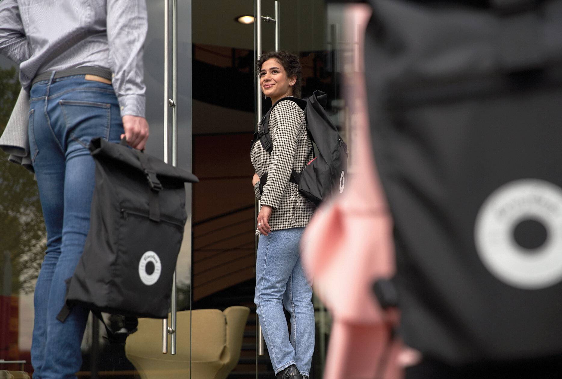  Diese Kurierrucksäcke sind das erste Ergebnis der „CoroUpcycling Initiative“. 