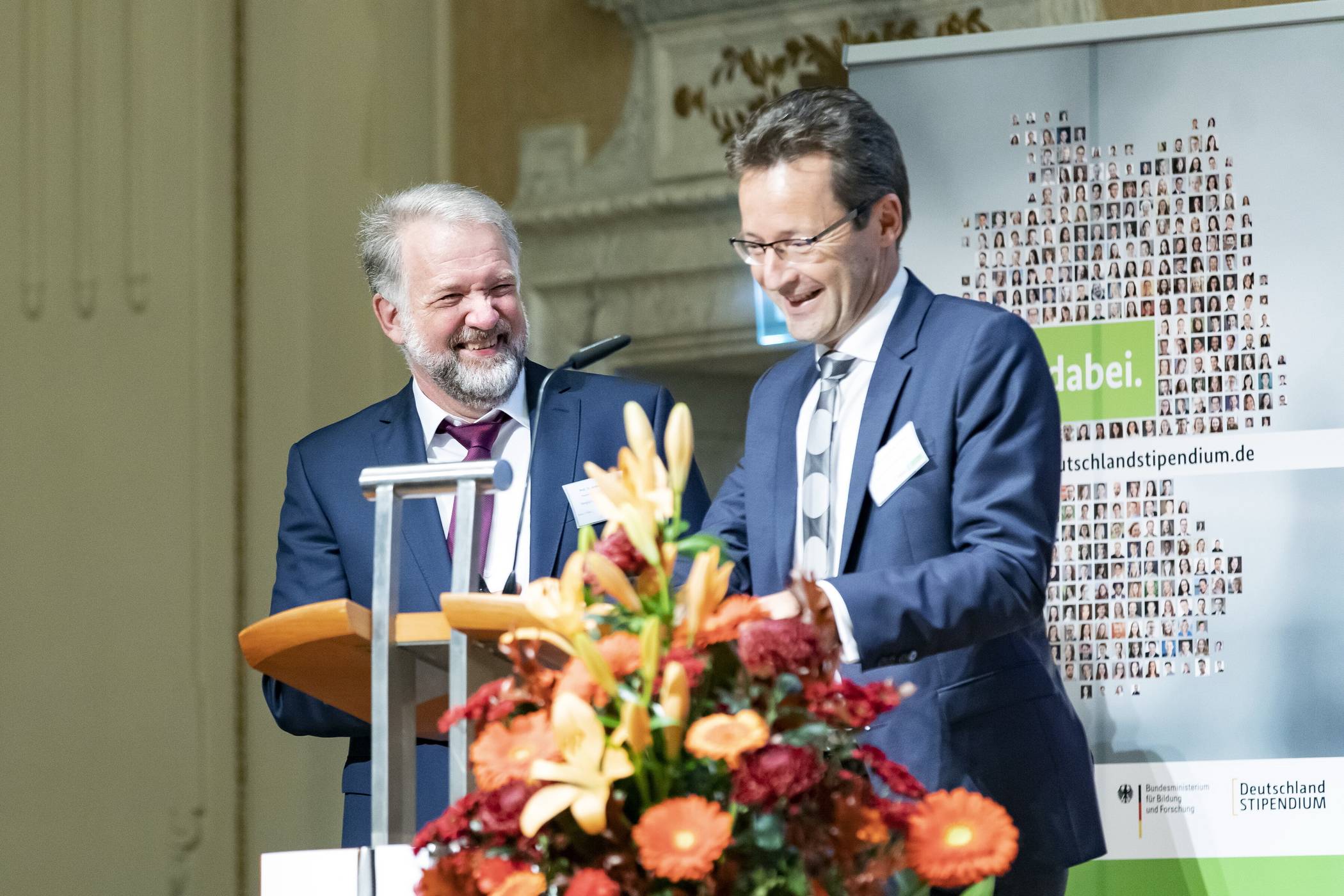  Prorektor und Schirmherr Prof. Dr. Andreas Frommer (li.) und Uni-Rektor Prof. Dr. Lambert T. Koch bei der Vergabefeier. 