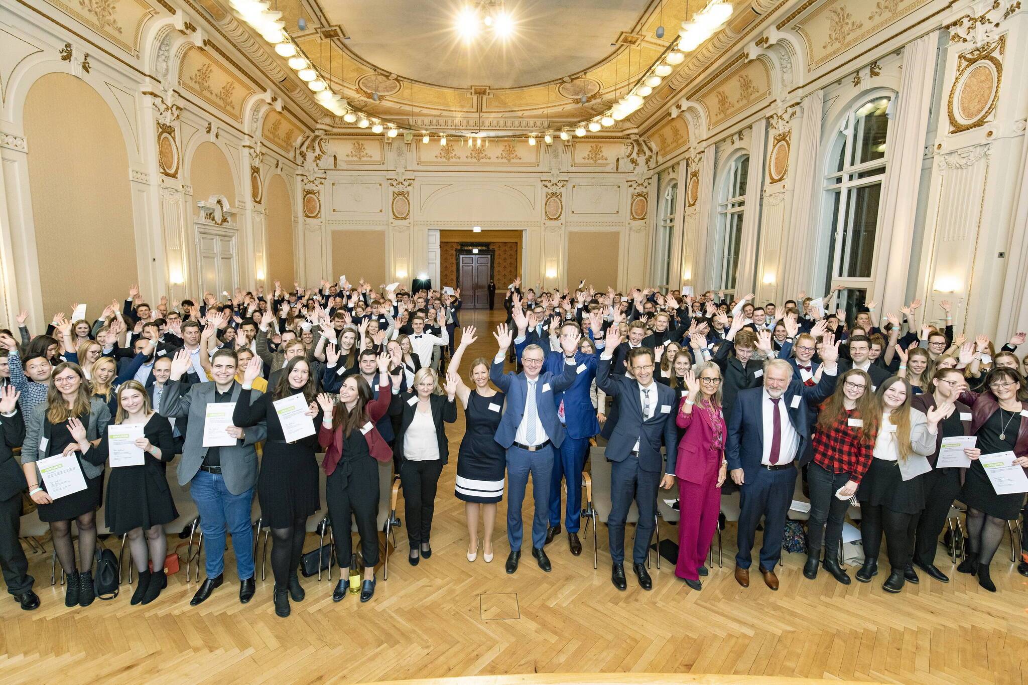  Die Bergische Universität verlieh in der Historischen Stadthalle so viele Deutschlandstipendien wie noch nie. 