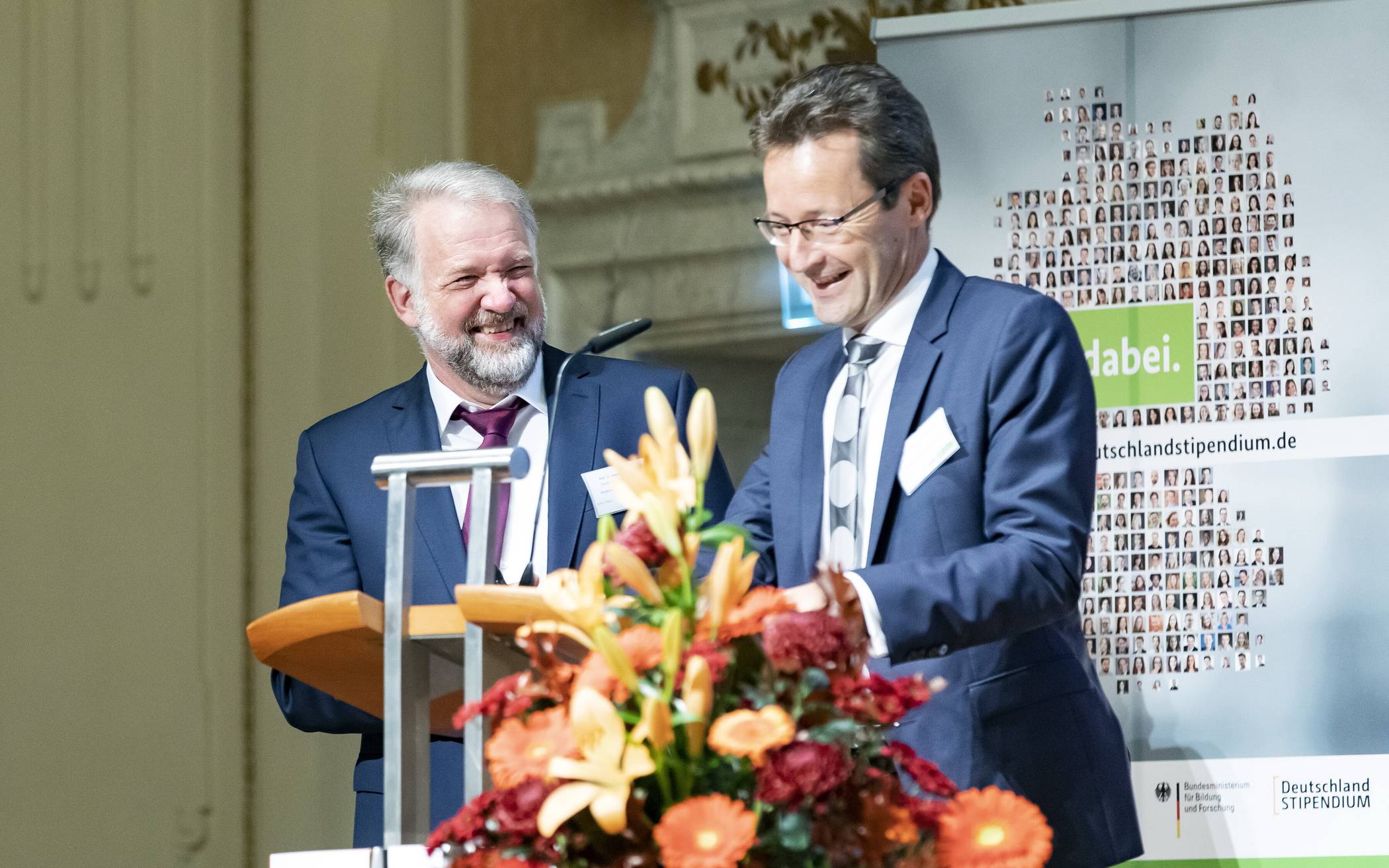  Prorektor und Schirmherr Prof. Dr. Andreas Frommer (li.) und Uni-Rektor Prof. Dr. Lambert T. Koch bei der Vergabefeier. 