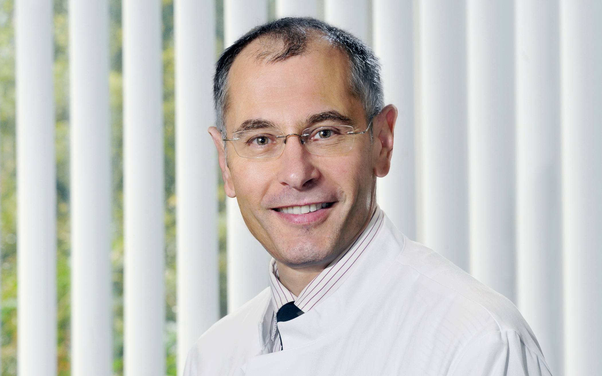  Prof. Dr. med. Melchior Seyfarth, Direktor der Medizinischen Klinik 3 (Kardiologie) 