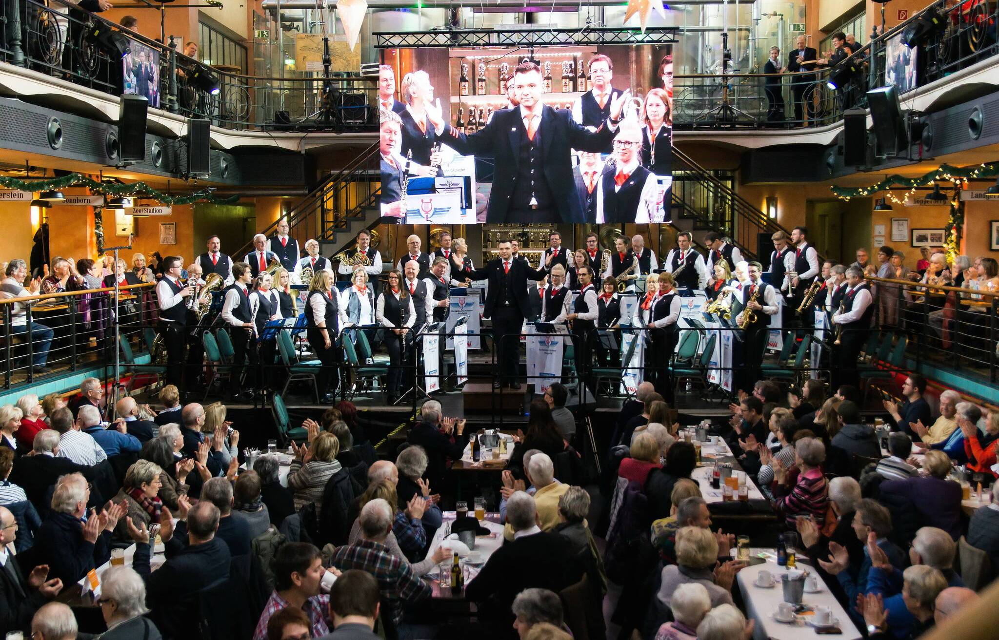  Das Bundesbahn-Orchester im Jahr 2019 im Brauhaus. 