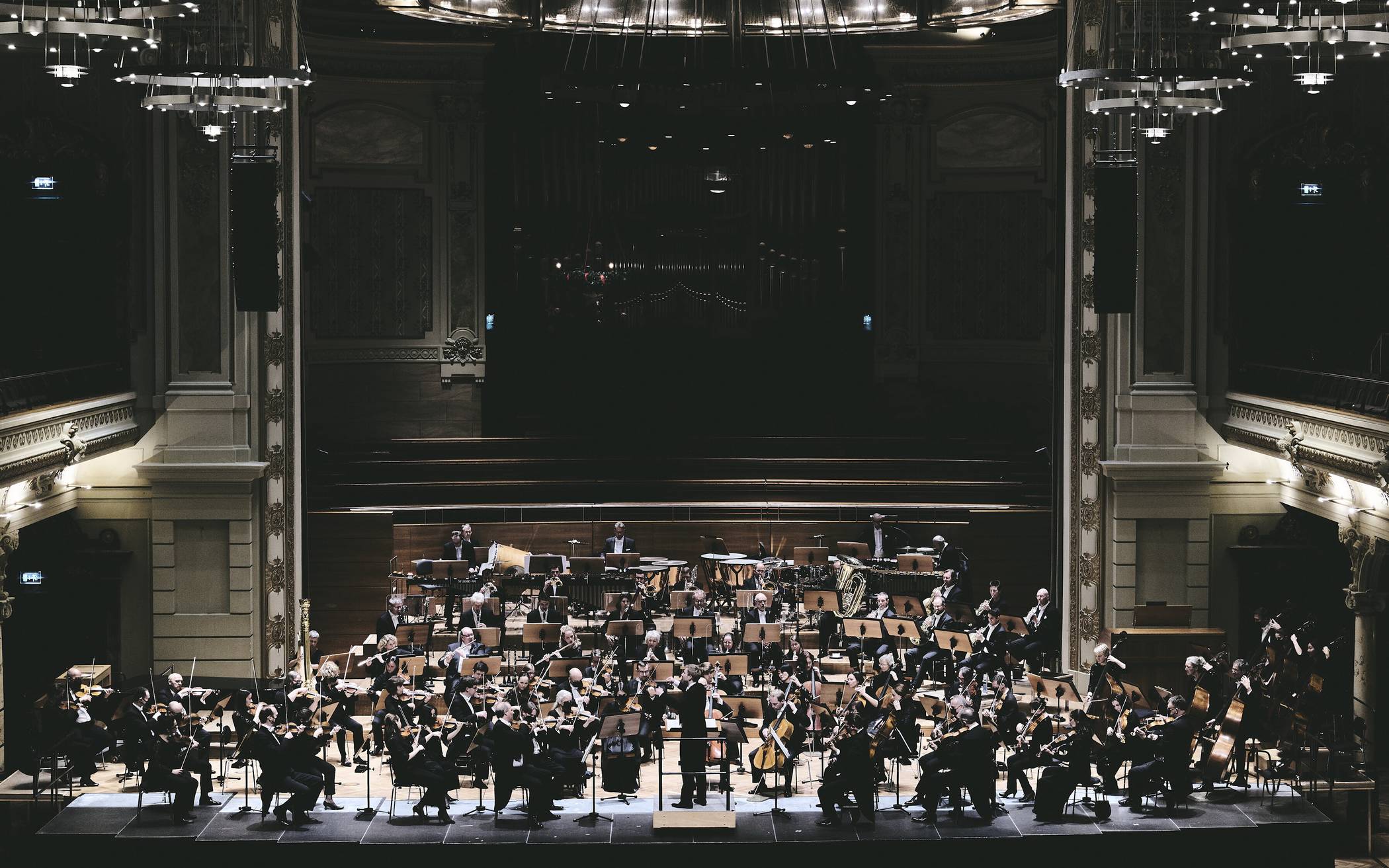  Das Sinfonieorchester in der Historischen Stadthalle. 