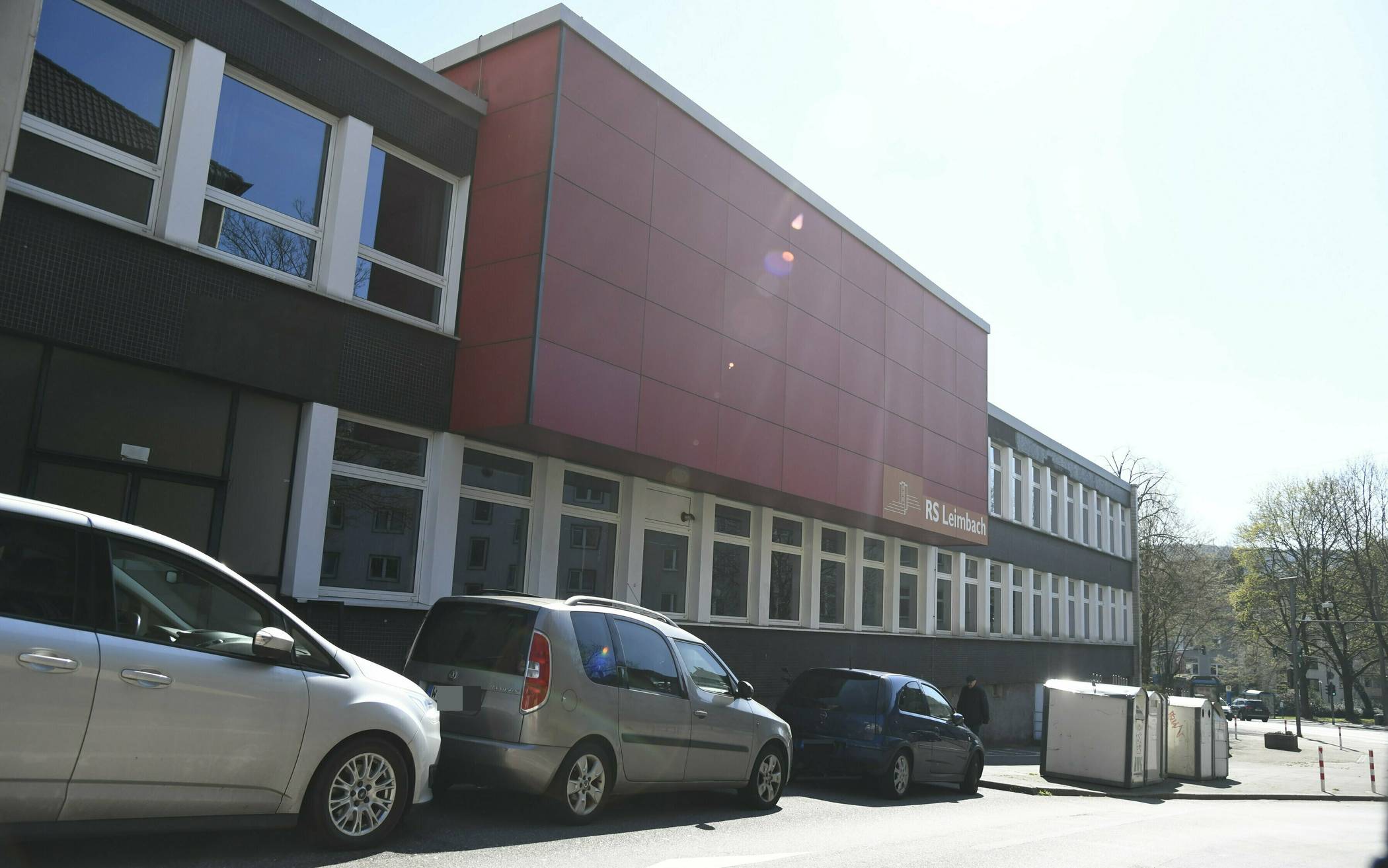 Die Realschule an der Leimbacher Straße.