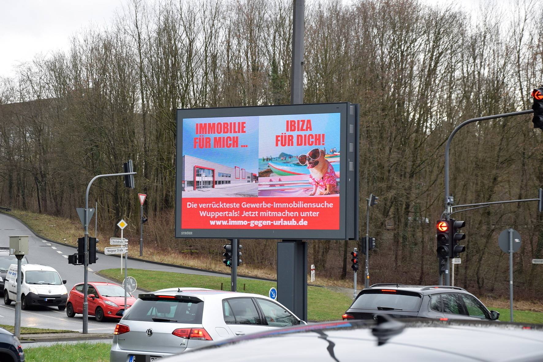  Die Aktion auf den Video-Werbetafeln. 