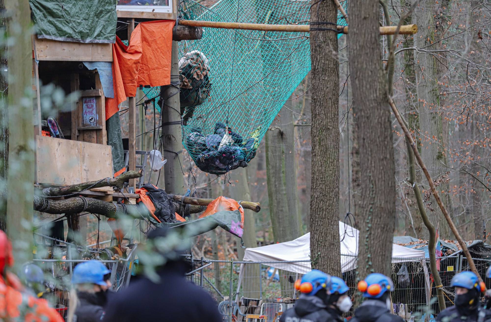 Polizei räumt Osterholz-Wald