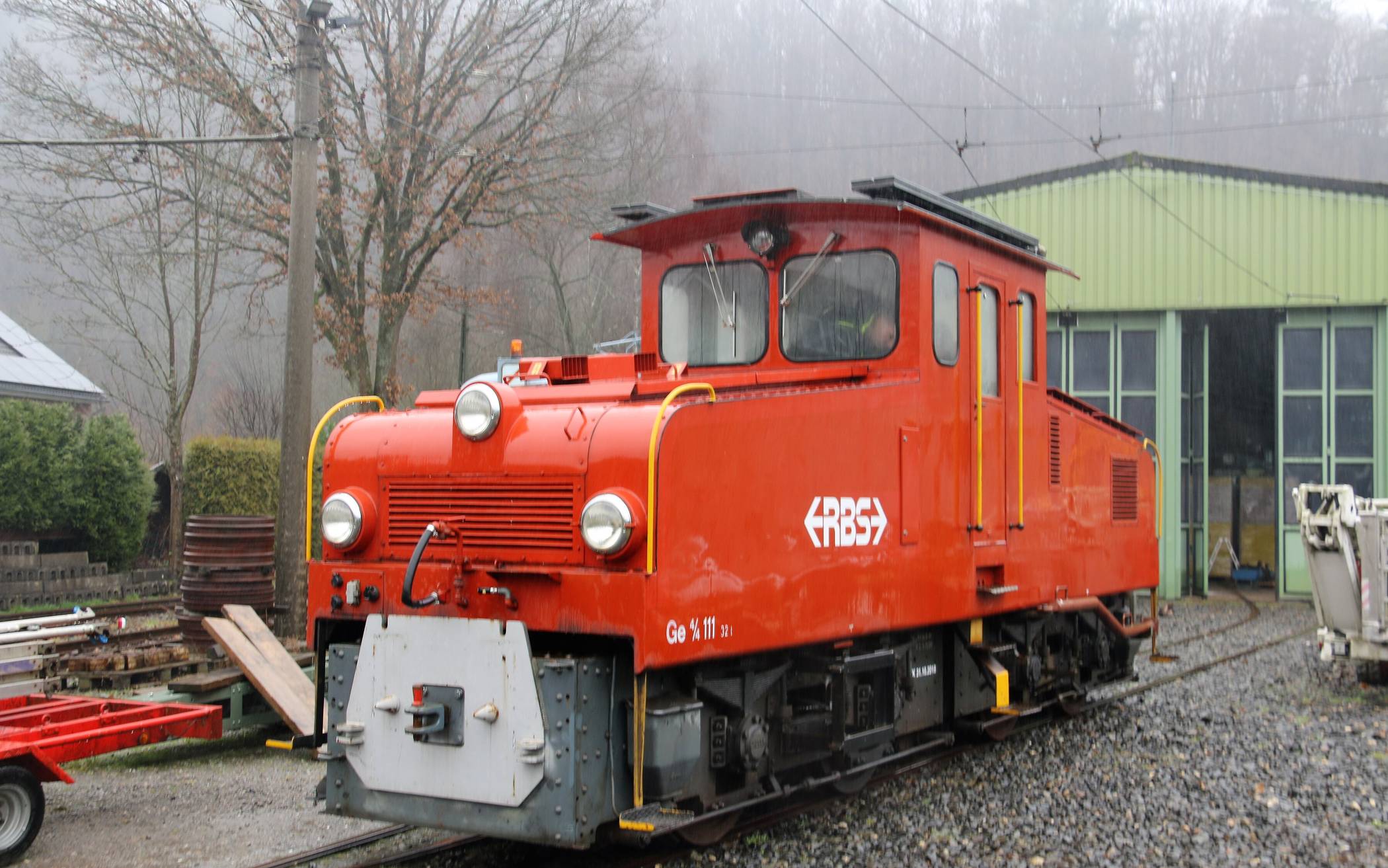 Noch im Farbkleid der Vereinten Bern-Worb-Bahnen traf die Lok auf dem Museumsgelände ein. 