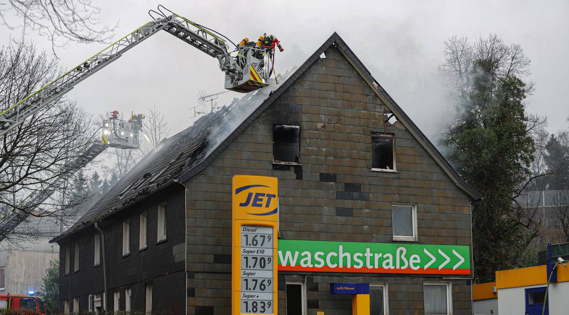 Wuppertal 52 Jahriger Nach Brand Im Mittelpunkt Der Ermittlungen
