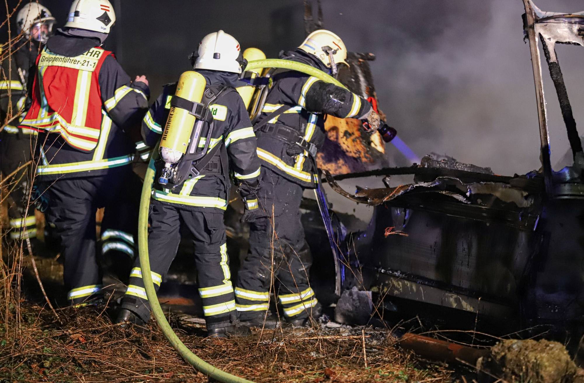 Wohnwagen in Wuppertal-Langerfeld komplett ausgebrannt