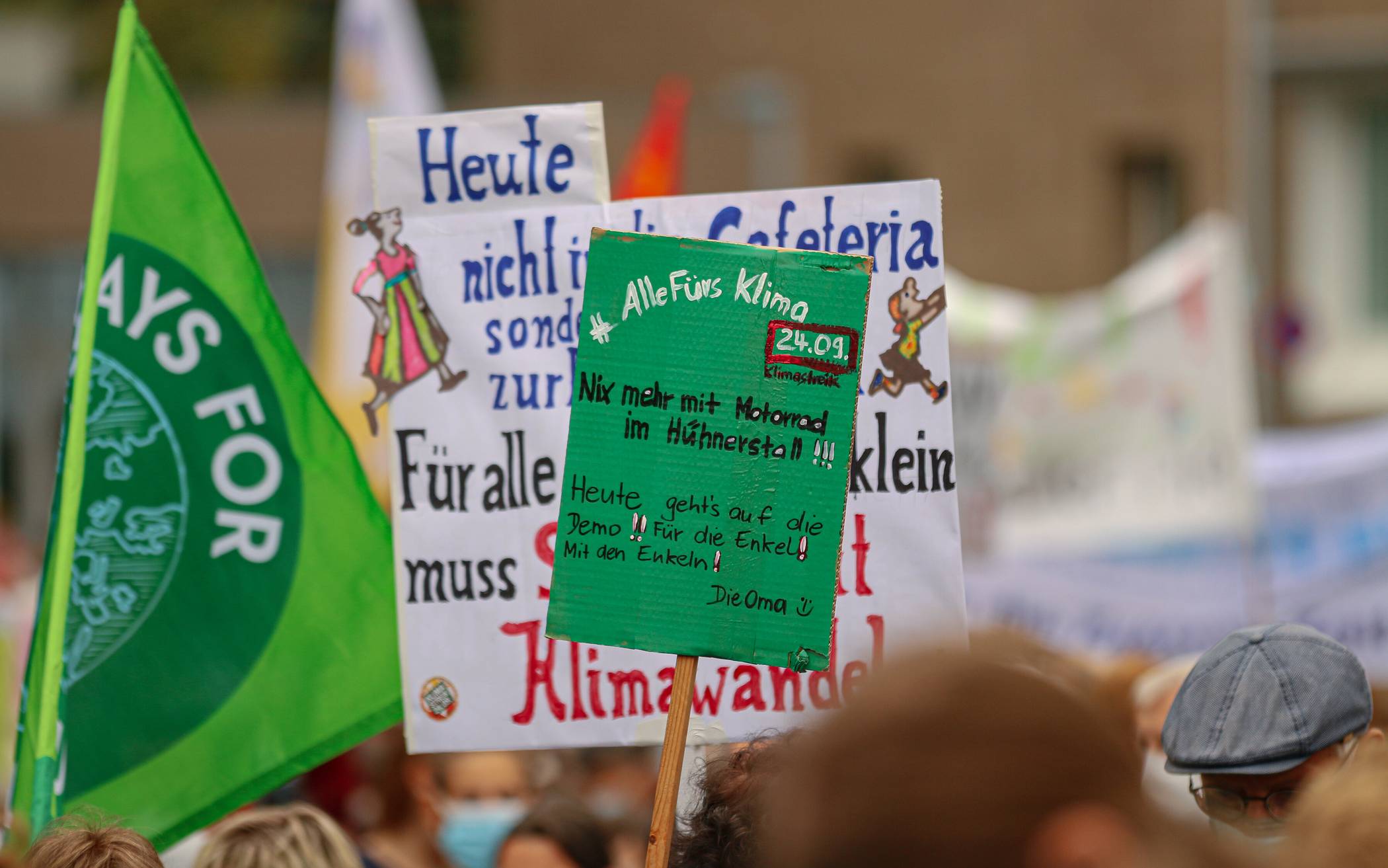  Auch Gruppen außerhalb der Politik sollen im Klimabeirat mitwirken. Hier ein Bild einer Klimademo im September 2021 in Wuppertal. 
