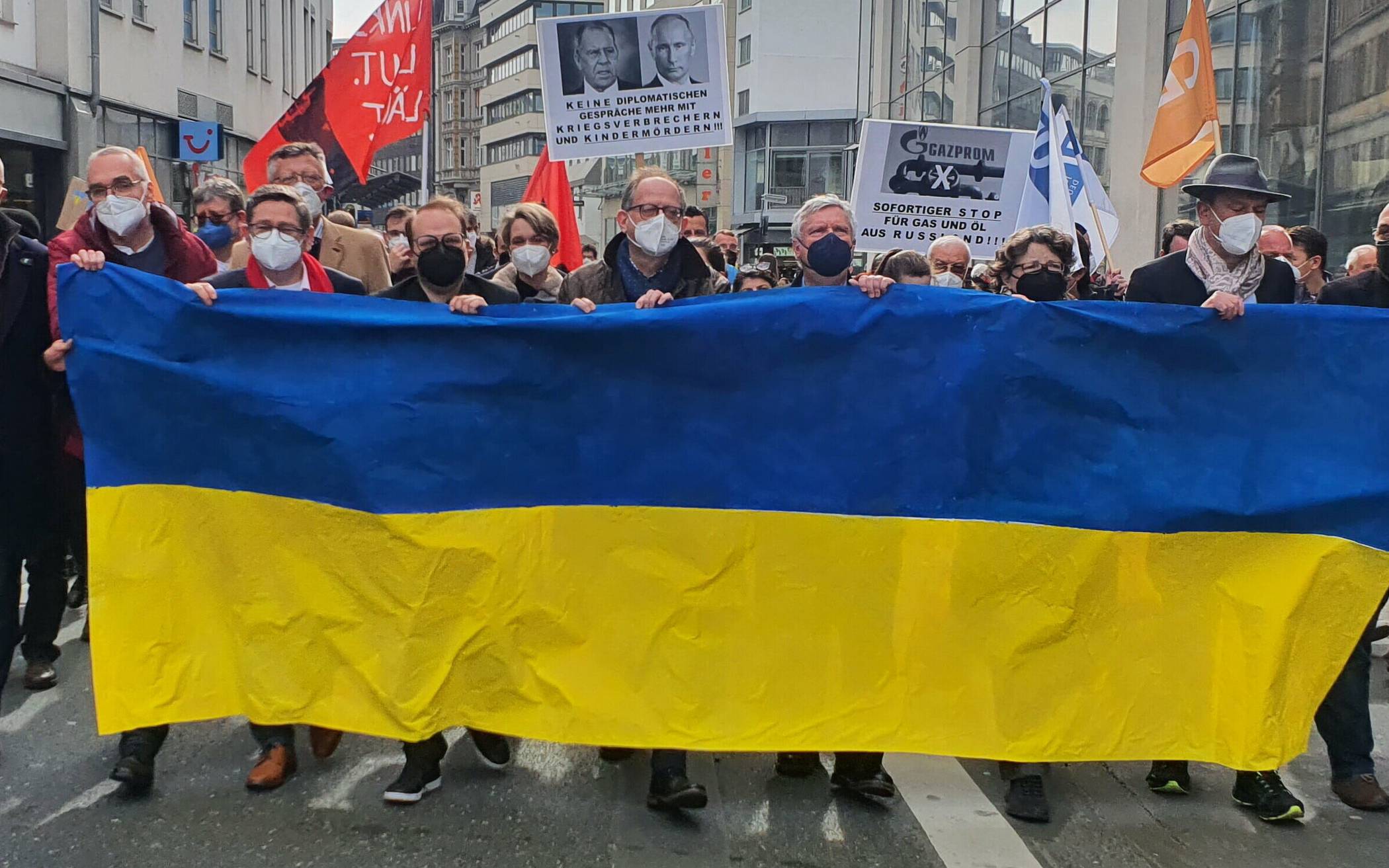  Die Solidarität mit der Ukraine ist in Wuppertal weiter groß – sichtbar auch bei der Friedensdemo vor einer Woche in Elberfeld. 
