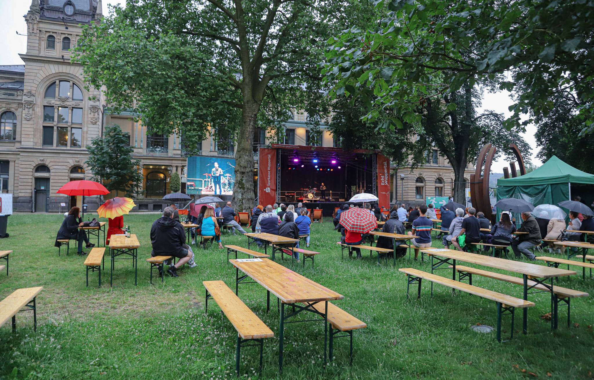  Im Garten hinter der Stadthalle stand auch beim „Kultursommer“ 2021 eine Bühne. 