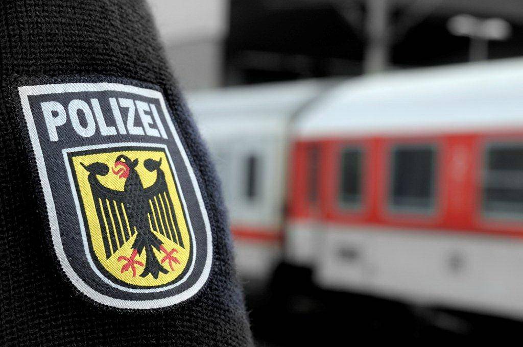 Bundespolizei holt 14-Jährige von Bahngleisen